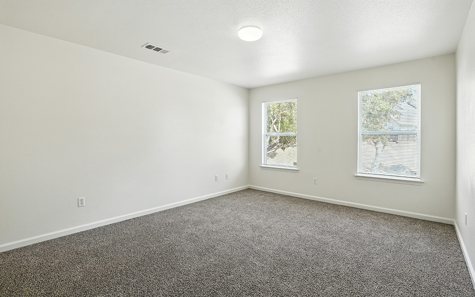 McCellan Corridor 1491 4x2.5 Bedroom